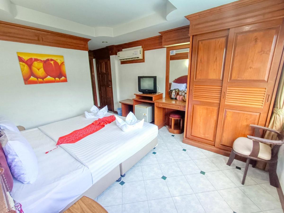 Black Pearl Patong Beachfront Exterior foto